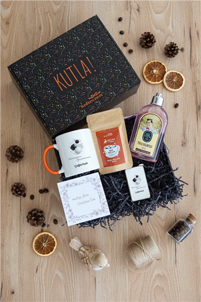 Geometri Öğretmeni Hediye Kutusu - Kişiye Özel Kupa Standart, Traş Kolonyası, Çakmak, Filtre Kahve