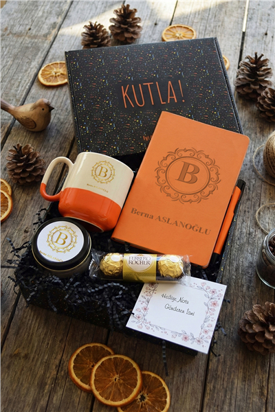 Gold Baş Harf Hediye Kutusu - Kişiye Özel Pro Kupa, Defter, Mum, Çikolata Ferrero Rocher 3lü, Kalem