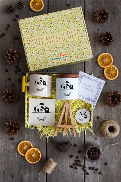 Hello Panda Hediye Kutusu - Kişiye Özel T Kupa, Seramik Kalemlik, Dekoratif Taş İsimlik, Güneş Anahtarlık