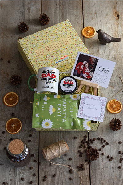 Husbanda Dad Protector Hero Hediye Kutusu - Kişiye Özel Kupa Standart, Bitki Çayı, Takvim, Mum