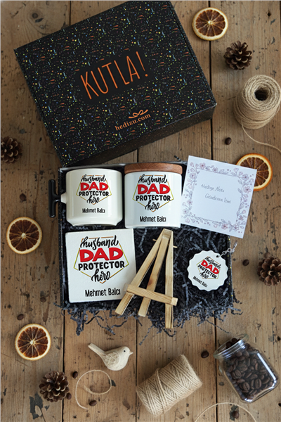 Husbanda Dad Protector Hero Hediye Kutusu - Kişiye Özel T Kupa, Seramik Kalemlik, Dekoratif Taş İsimlik, Güneş Anahtarlık