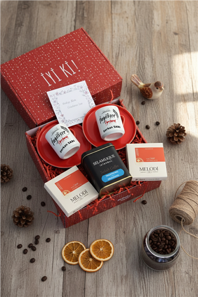 İngilizce Öğretmeni Hediye Kutusu - Kişiye Özel Türk Kahvesi Fincanı 2 Adet, Türk Kahvesi, Melodi Çikolata 2 adet