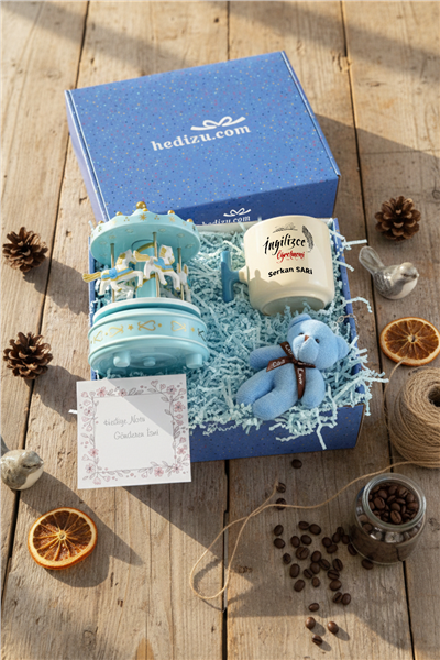 İngilizce Öğretmeni Hediye Kutusu - Kişiye Özel T Kupa, Atlı Karınca Müzik Kutusu, Peluş Anahtarlık