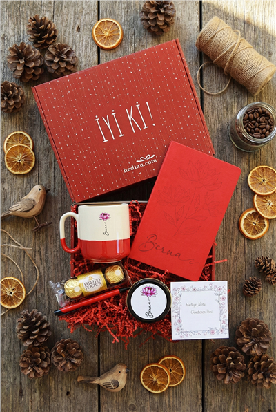 İsimli Nilüfer Hediye Kutusu - Kişiye Özel Pro Kupa, Defter, Mum, Çikolata Ferrero Rocher 3lü, Kalem