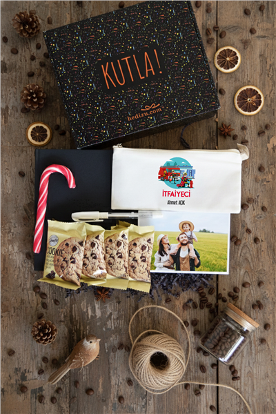 İtfaiyeci Hediye Kutusu - Anı Defteri, Fotoğraf 10 Adet, Bez Kalemlik, Baston Şeker, Onefis Sade Çikolata Parçalı Cookie 4 adet