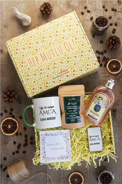 İyi Ki Varsın Amca Hediye Kutusu - Kişiye Özel Kupa Standart, Traş Kolonyası, Çakmak, Filtre Kahve