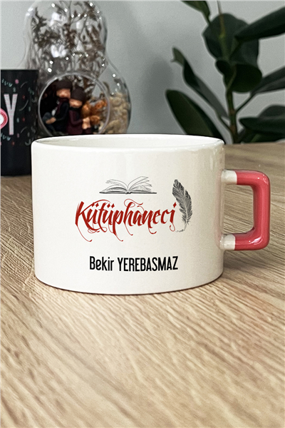 Kütüphaneci Hediye Kutusu - Kişiye Özel Lüks Fincan, Bere, Eldiven, Mum, Fotoğraf 10 Adet