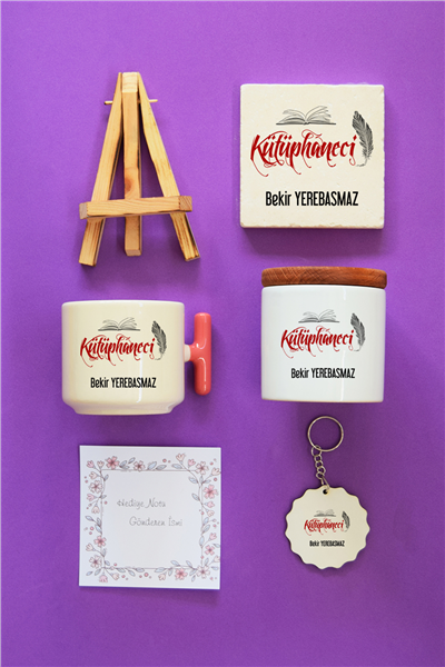 Kütüphaneci Hediye Kutusu - Kişiye Özel T Kupa, Seramik Kalemlik, Dekoratif Taş İsimlik, Güneş Anahtarlık