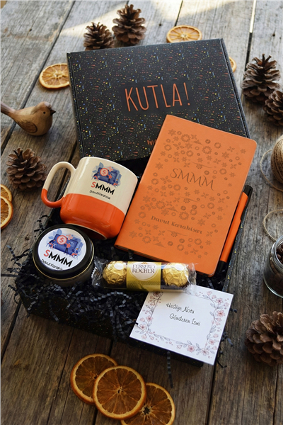Mali Müşavir Hediye Kutusu - Kişiye Özel Pro Kupa, Defter, Mum, Çikolata Ferrero Rocher 3lü, Kalem