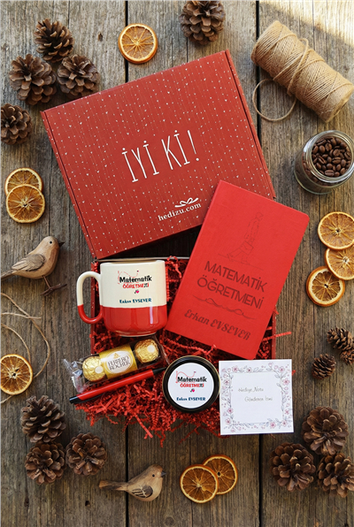 Matematik Öğretmeni Hediye Kutusu - Kişiye Özel Pro Kupa, Defter, Mum, Çikolata Ferrero Rocher 3lü, Kalem