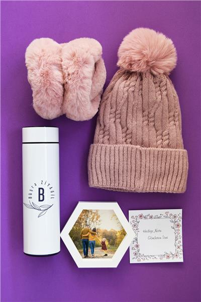 Minimal Baş Harf ve İsim Hediye Kutusu - Kişiye Özel Dijital Göstergeli Termos, Kulaklık, Bere, Altıgen Fotoğraf Çerçevesi