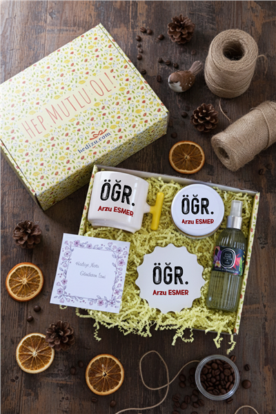 Minimal Öğretmen Hediye Kutusu - Kişiye Özel T Kupa, Kolonya, Bardak Altlığı, Mum