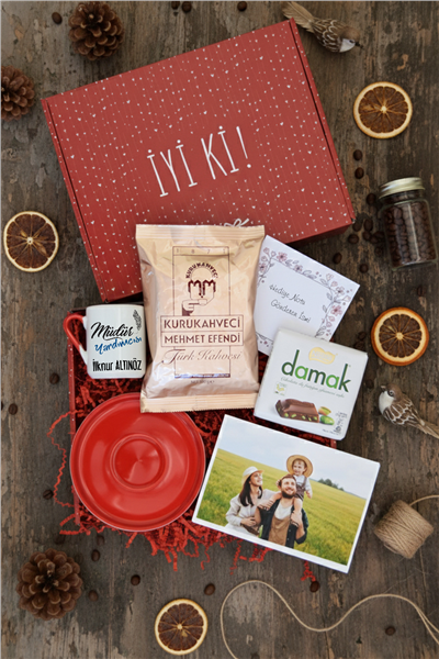 Müdür Yardımcısı Hediye Kutusu - Kişiye Özel Türk Kahvesi Fincanı, Türk Kahvesi, Damak Çikolata, Fotoğraf 12 Adet