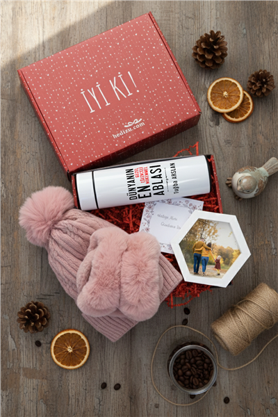 Mükemmel Abla Hediye Kutusu - Kişiye Özel Dijital Göstergeli Termos, Kulaklık, Bere, Altıgen Fotoğraf Çerçevesi