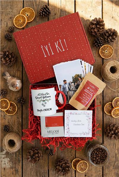 Nice Güzel Yıllara Hediye Kutusu - Kişiye Özel Kupa Standart, Filtre Kahve, Melodi Çikolata, Fotoğraf 12 Adet