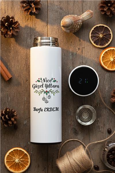 Nice Güzel Yıllara Hediye Kutusu - Kişiye Özel Dijital Göstergeli Termos, Kulaklık, Bere, Altıgen Fotoğraf Çerçevesi