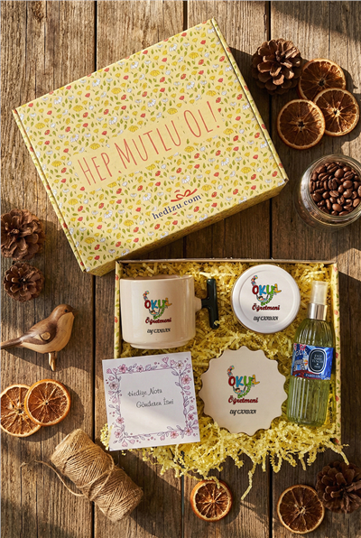 Okul Öncesi Öğretmeni Hediye Kutusu - Kişiye Özel T Kupa, Kolonya, Bardak Altlığı, Mum