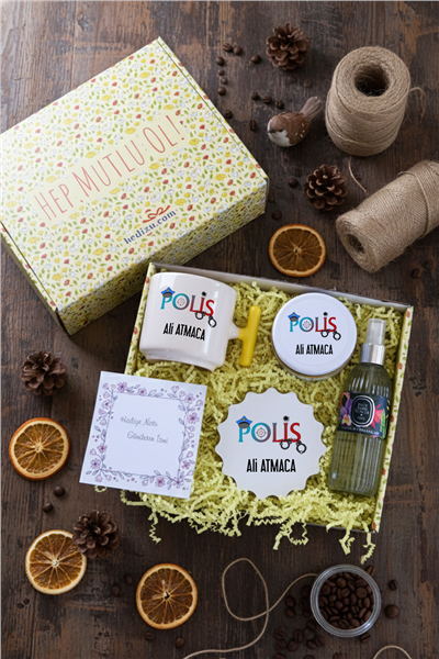 Polis Hediye Kutusu - Kişiye Özel T Kupa, Kolonya, Bardak Altlığı, Mum