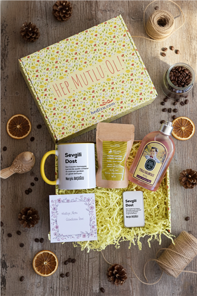 Sevgili Dost Hediye Kutusu - Kişiye Özel Kupa Standart, Traş Kolonyası, Çakmak, Filtre Kahve