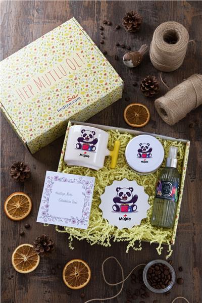 Sevimli Panda Hediye Kutusu - Kişiye Özel T Kupa, Kolonya, Bardak Altlığı, Mum