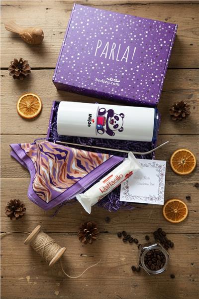 Sevimli Panda Hediye Kutusu - Kişiye Özel Pipetli Çelik Termos, Fular, Çikolata Ferrero Rocher Raffaello