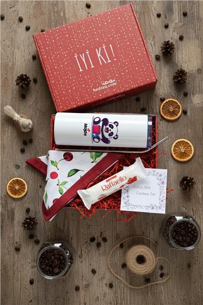 Sevimli Panda Hediye Kutusu - Kişiye Özel Pipetli Çelik Termos, Fular, Çikolata Ferrero Rocher Raffaello