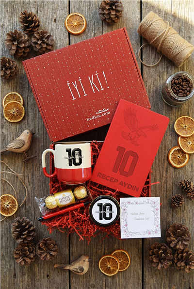 Siyah Beyaz Taraftar Hediye Kutusu - Kişiye Özel Pro Kupa, Defter, Mum, Çikolata Ferrero Rocher 3lü, Kalem