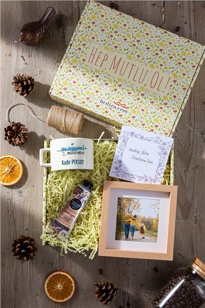 Su Ürünleri Mühendisi Hediye Kutusu - Kişiye Özel Lüks Pastel Fincan, El Kremi, Ahşap Fotoğraf Çerçevesi