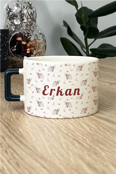 Tatlı Ayıcık Desenli Hediye Kutusu - Kişiye Özel Lüks Fincan, Bitki Çayı, Oje, Melodi Çikolata