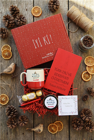 Türk Dili ve Edebiyatı Öğretmeni Hediye Kutusu - Kişiye Özel Pro Kupa, Defter, Mum, Çikolata Ferrero Rocher 3lü, Kalem