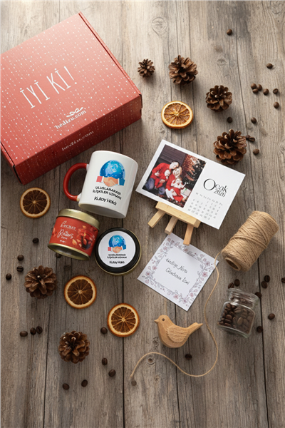 Uluslararası İlişkiler Uzmanı Hediye Kutusu - Kişiye Özel Kupa Standart, Bitki Çayı, Takvim, Mum