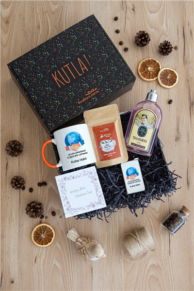 Uluslararası İlişkiler Uzmanı Hediye Kutusu - Kişiye Özel Kupa Standart, Traş Kolonyası, Çakmak, Filtre Kahve