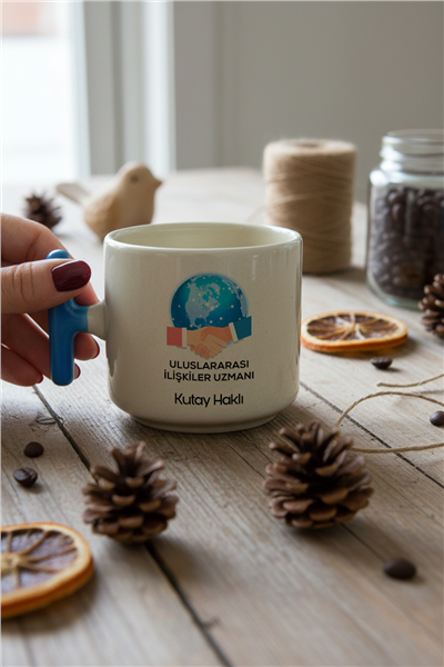 Uluslararası İlişkiler Uzmanı Kişiye Özel T Kupa