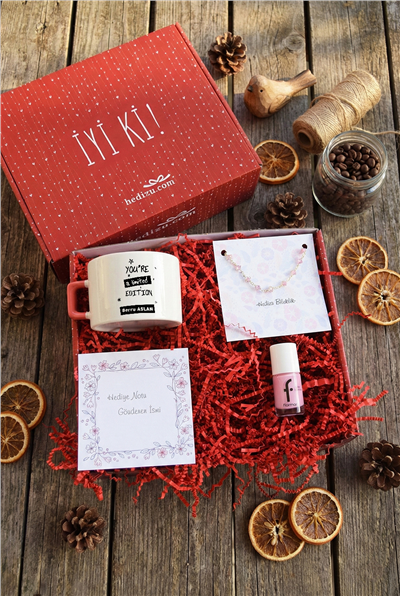 You Are a Limited Edition Hediye Kutusu - Kişiye Özel Lüks Fincan, Bileklik, Oje