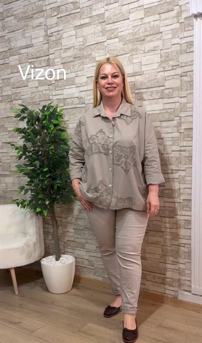 1143 İTALYAN KABARTMA DETAYLI POPLİN GÖMLEK-VİZON