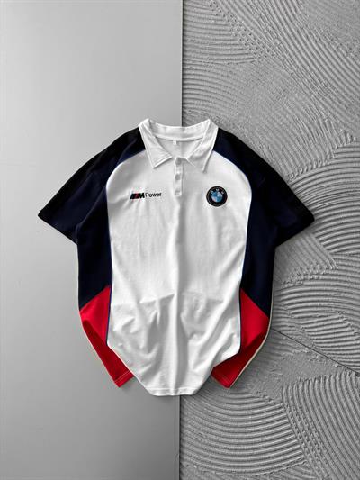 BEYAZ ARABİYELİ BMW TSHİRT