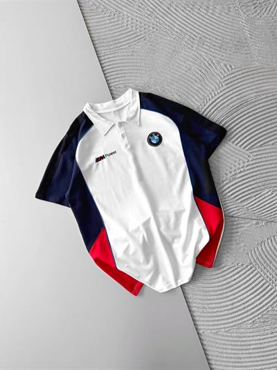 BEYAZ ARABİYELİ BMW TSHİRT