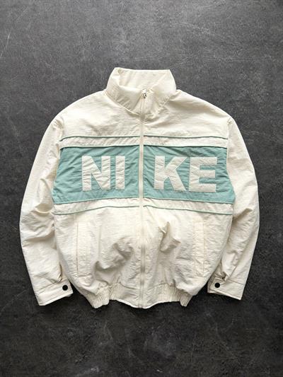 Beyaz Dolumlu Nike Ceket