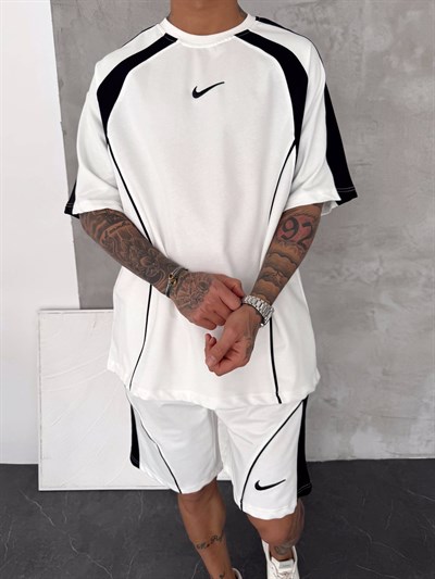 BEYAZ GARNİ ŞORTLU NİKE TAKIM