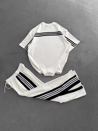 BEYAZ YAN DÜĞMELİ TAKIM