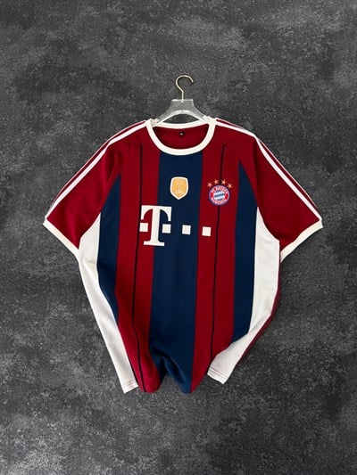 ÇİZGİLİ BAYERN TSHİRT