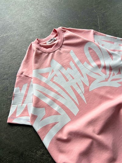 PEMBE KARMAŞIK DESENLİ TSHİRT