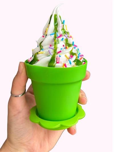 Vanilyalı Soft Dondurma Maketi Pasta süslü Yeşil Cup