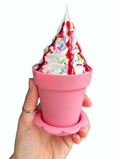 Vanilyalı Soft Dondurma Maketi Pasta süslü Cup