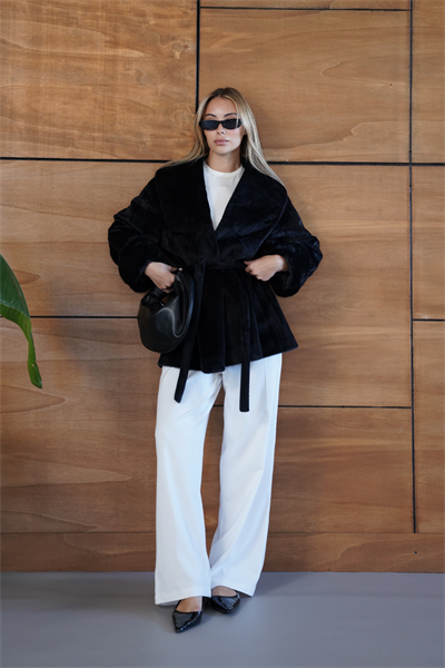 Odette Kaban - Siyah