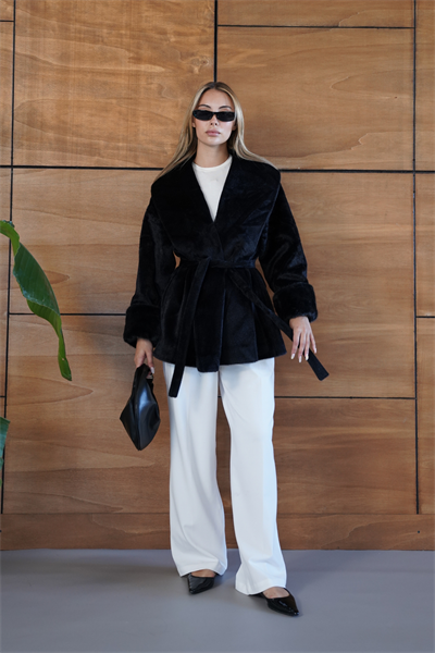 Odette Kaban - Siyah