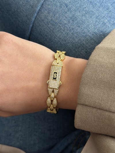 Zirkon Taşlı Harf Detaylı Gold Bileklik