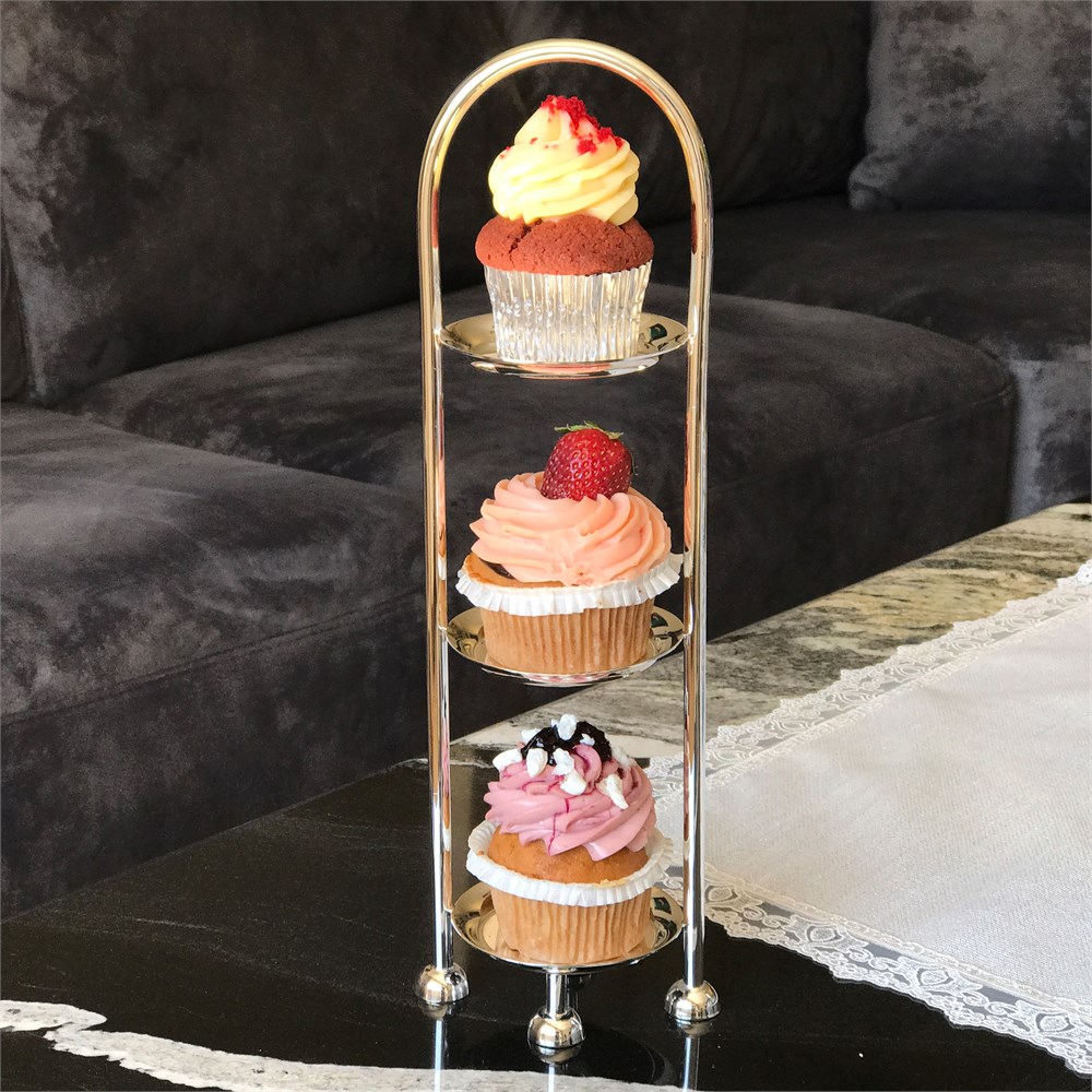 Üç Katlı Makaronluk Cupcake Servisi 