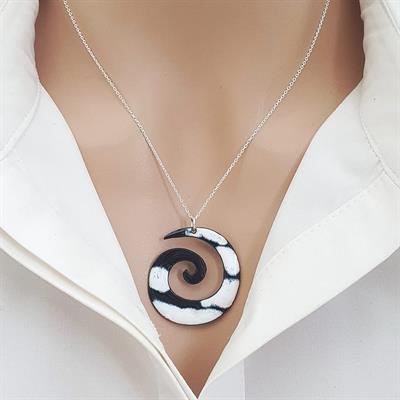 Spiral Sarmal Kolye Siyah Beyaz Gümüş Zincirli