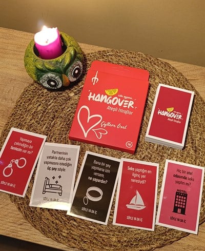 Hangover Ateşli İtiraflar İçki Oyunu - Kese Hediyeli 45 Kart | Çiftler İçin Eğlenceli Kart Oyunu